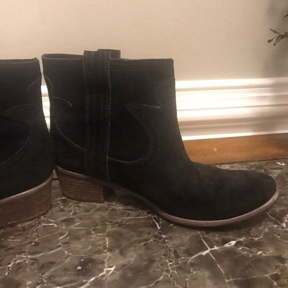 Lucky Brand suede western style ankle boot size 38 (7.5) - Picture 3 of 9
